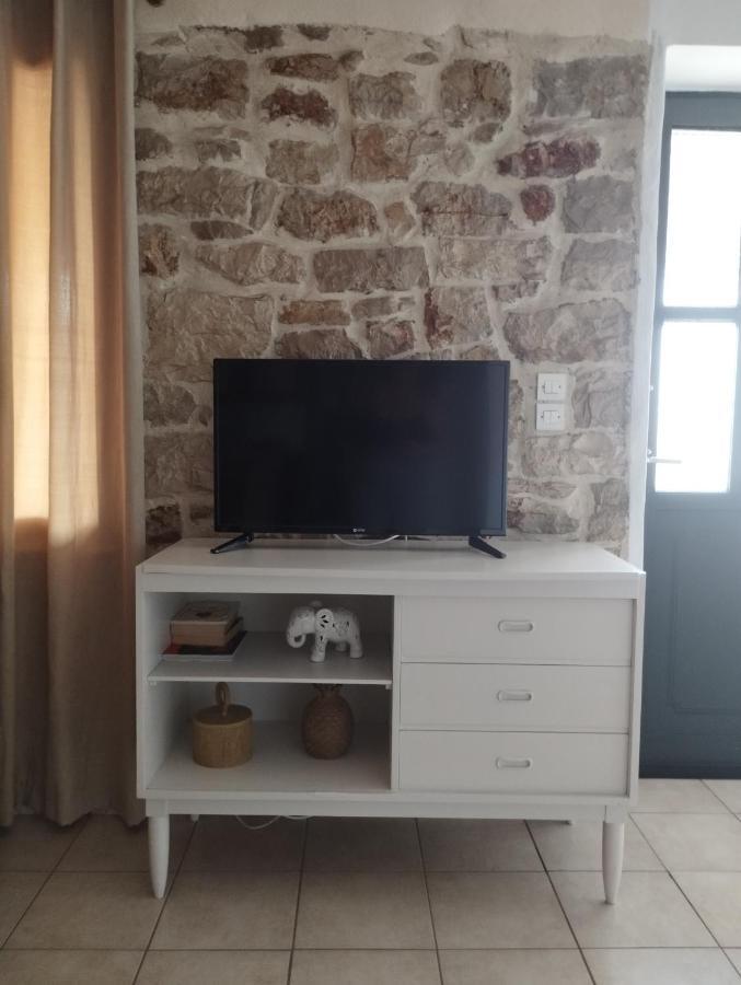 Apartmán Το Πέτρινο Aitoliko Exteriér fotografie