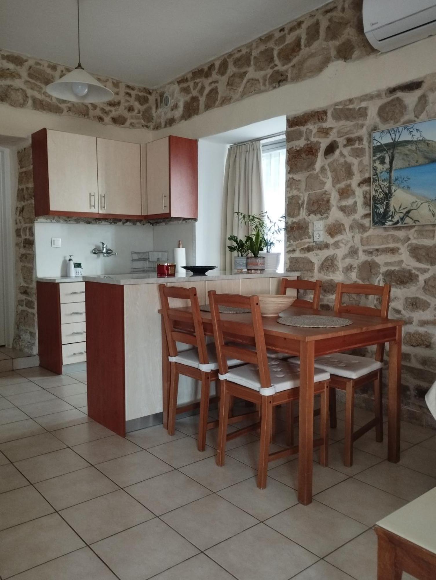 Apartmán Το Πέτρινο Aitoliko Pokoj fotografie